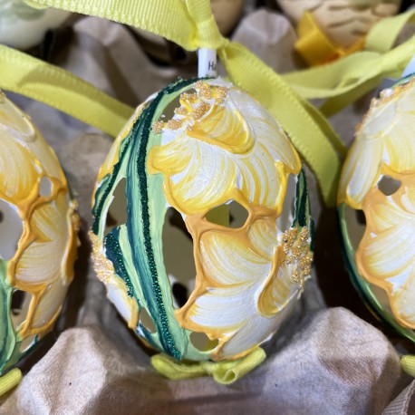 Eggshell Ornament Daffodil Cutout