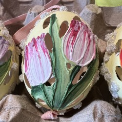 Eggshell Ornament Tulip Cutout
